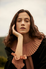 【新作受注予約のお知らせ】FRILL COLLAR BLOUSE